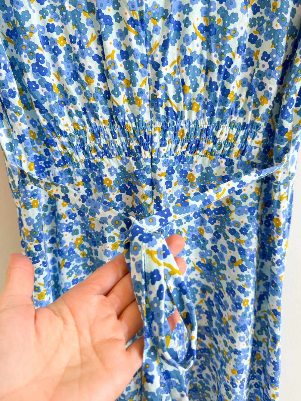 FAITHFULL THE BRAND • Bellavista Midi Dress in Lou Floral Print Blue - Picture 12 of 16